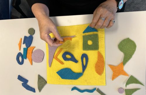 I den ene økta tok kunstner og atelierista Anne Helga Henning studentene med på å forme et uttrykk ved hjelp av filtbiter på lerret - en metode som kan prøves ut i praksis når studentene kommer tilbake på jobb.