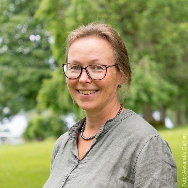 MaritStranden_600x600_Foto_AlexandraDahlen Portrettfoto av Marit Stranden.