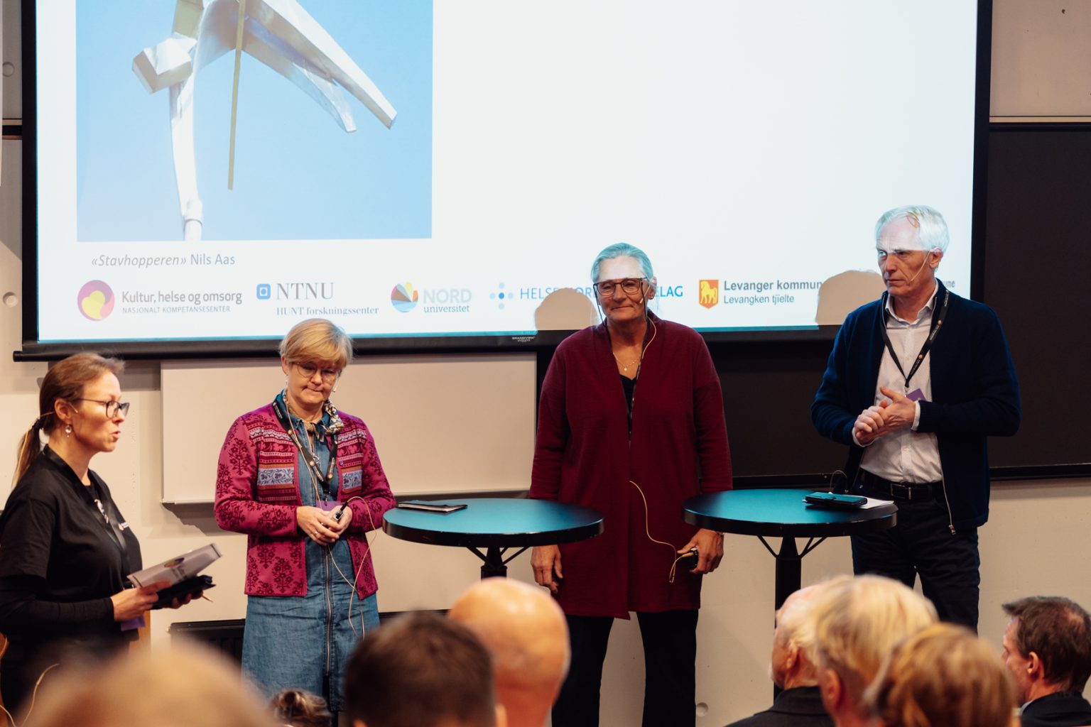 Marit Stranden, Nancy Haugan, Kristin Haugdahl Nøst og Erik R. Sund står foran i en forelesningssal. Foto: Christian Trustrup, TA-Kreativ.