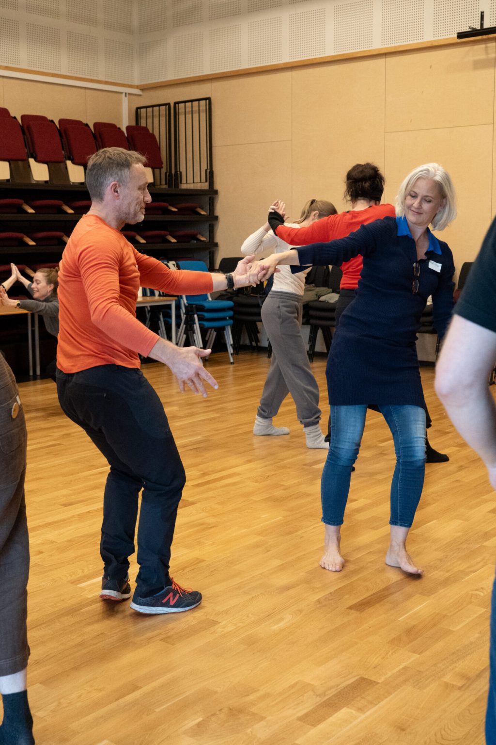 Stig-Ivan Nygård danser med Kari Anne Vadstensvik Bjerkestrand. Foto.