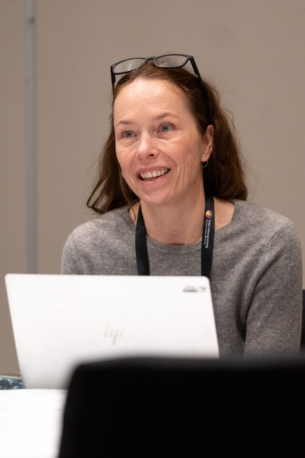 Anita Jensen smiler.