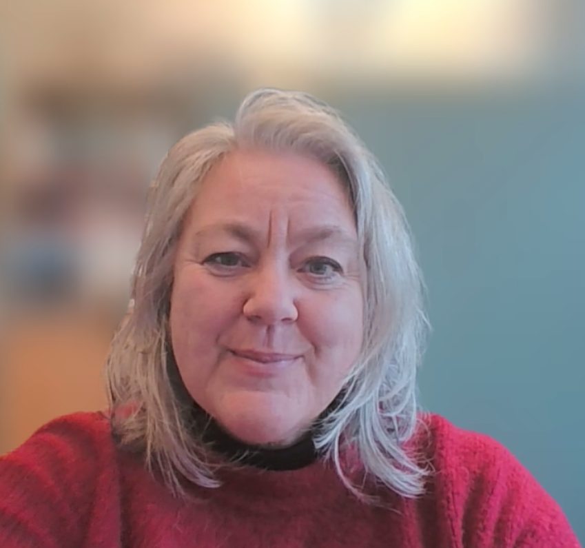 Ragnhild Alice Bjerk Steinsland smiler til kamera.