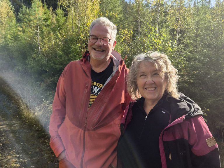 Kerstin og Thor Arne smile til kamera.